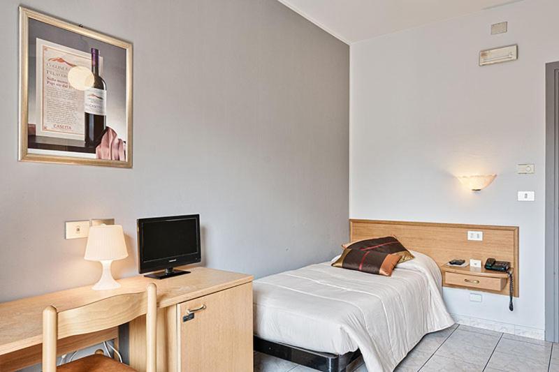 Hotel Celestino Piobesi Torinese Екстериор снимка