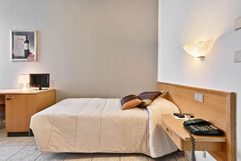 Hotel Celestino Piobesi Torinese Екстериор снимка